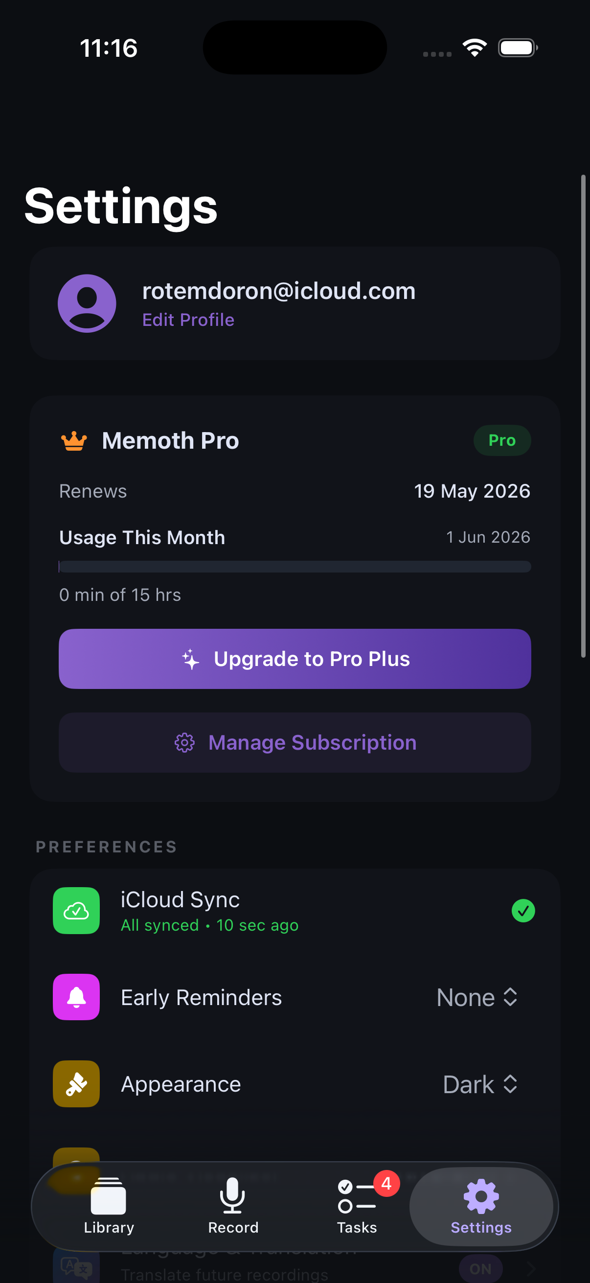 Memoth Settings showing Memoth Pro subscription, iCloud sync, and preferences